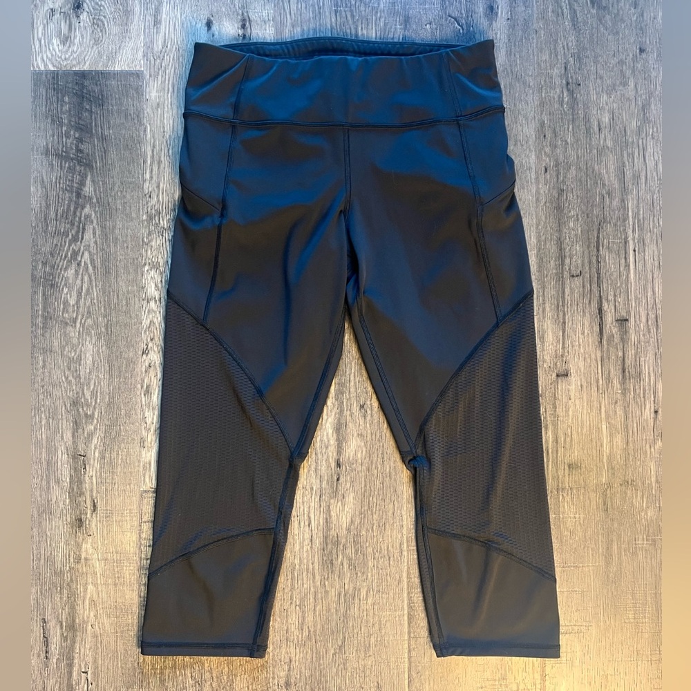 Athleta Printed Mesh Racer Run Short Libra Gray Animal | Size Small